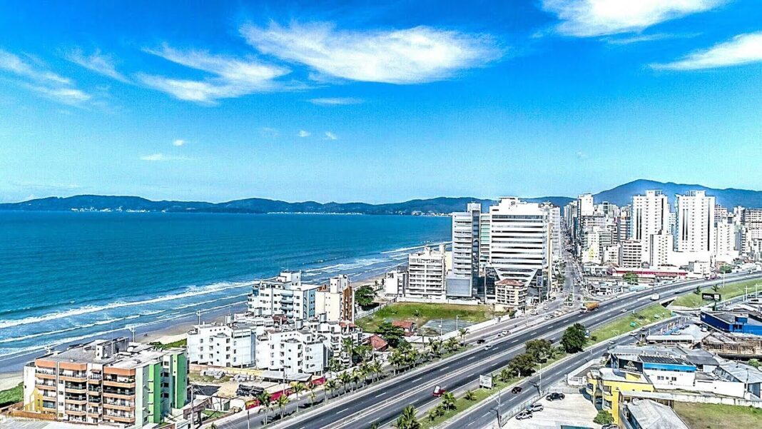 PRAIAS DE ITAPEMA MEIA PRAIA