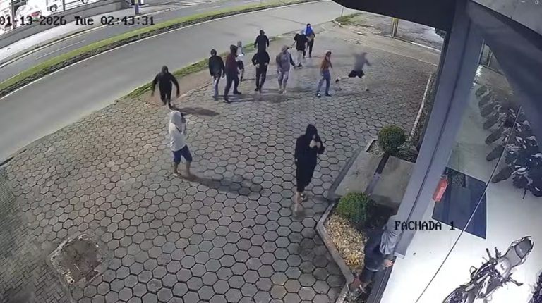 Itajaí: Ladrões invadem loja e fogem com mais de 10 motos