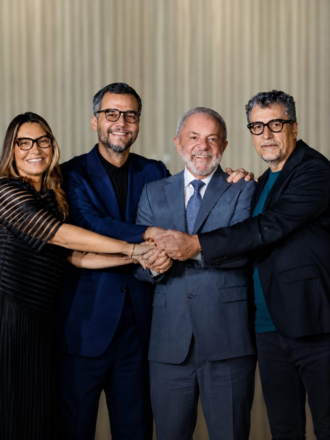Presidente Lula participa do lançamento da nova plataforma pública de streaming que disponibilizará gratuitamente filmes, séries e documentários brasileiros para toda a população.