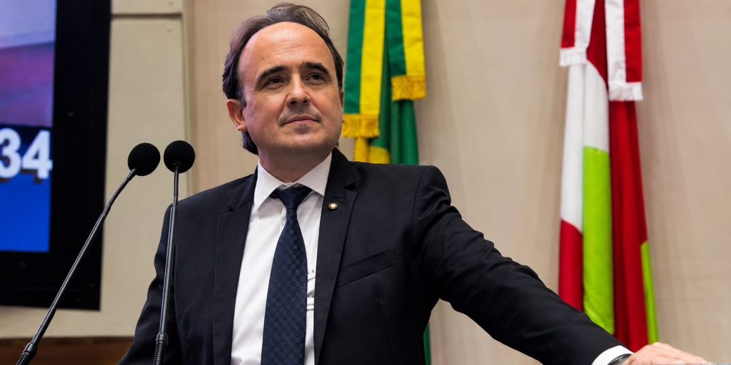 Alesc aprova por unanimidade projeto que reconhece a Organização Olho Vivo como entidade de utilidade pública estadual.